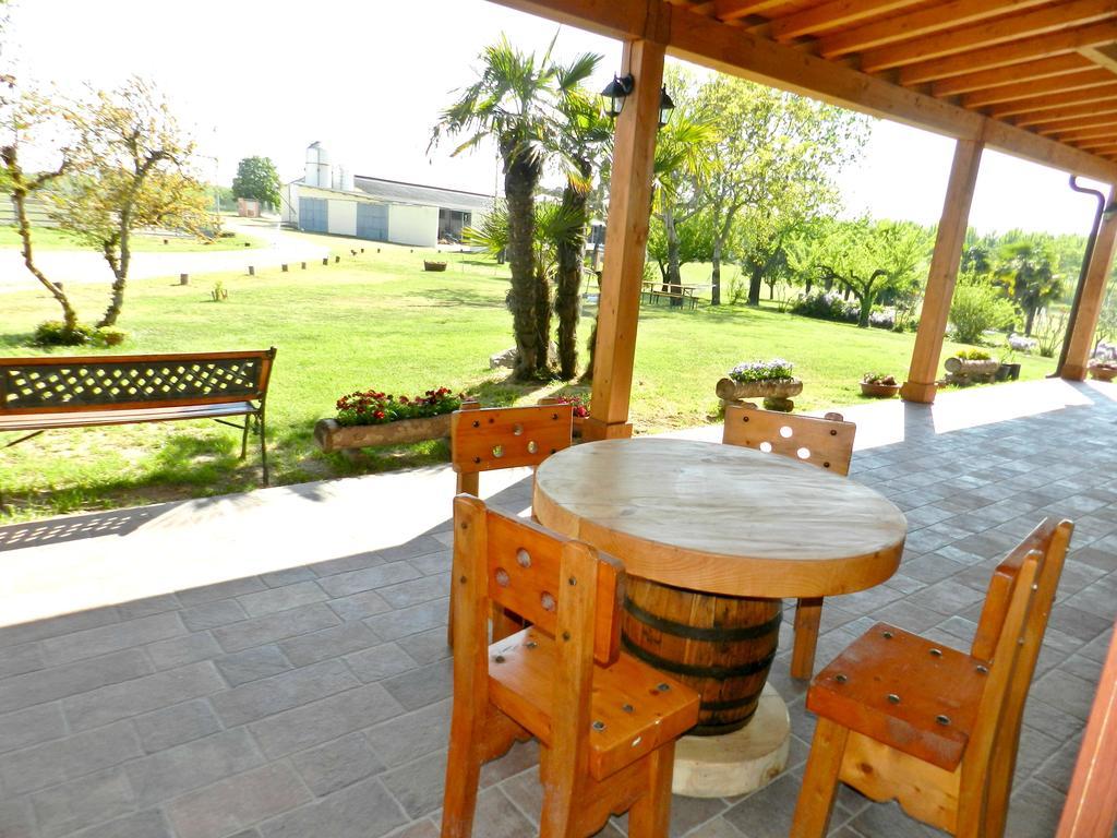 Agriturismo Zio Michele Hotel Isola Della Scala Luaran gambar